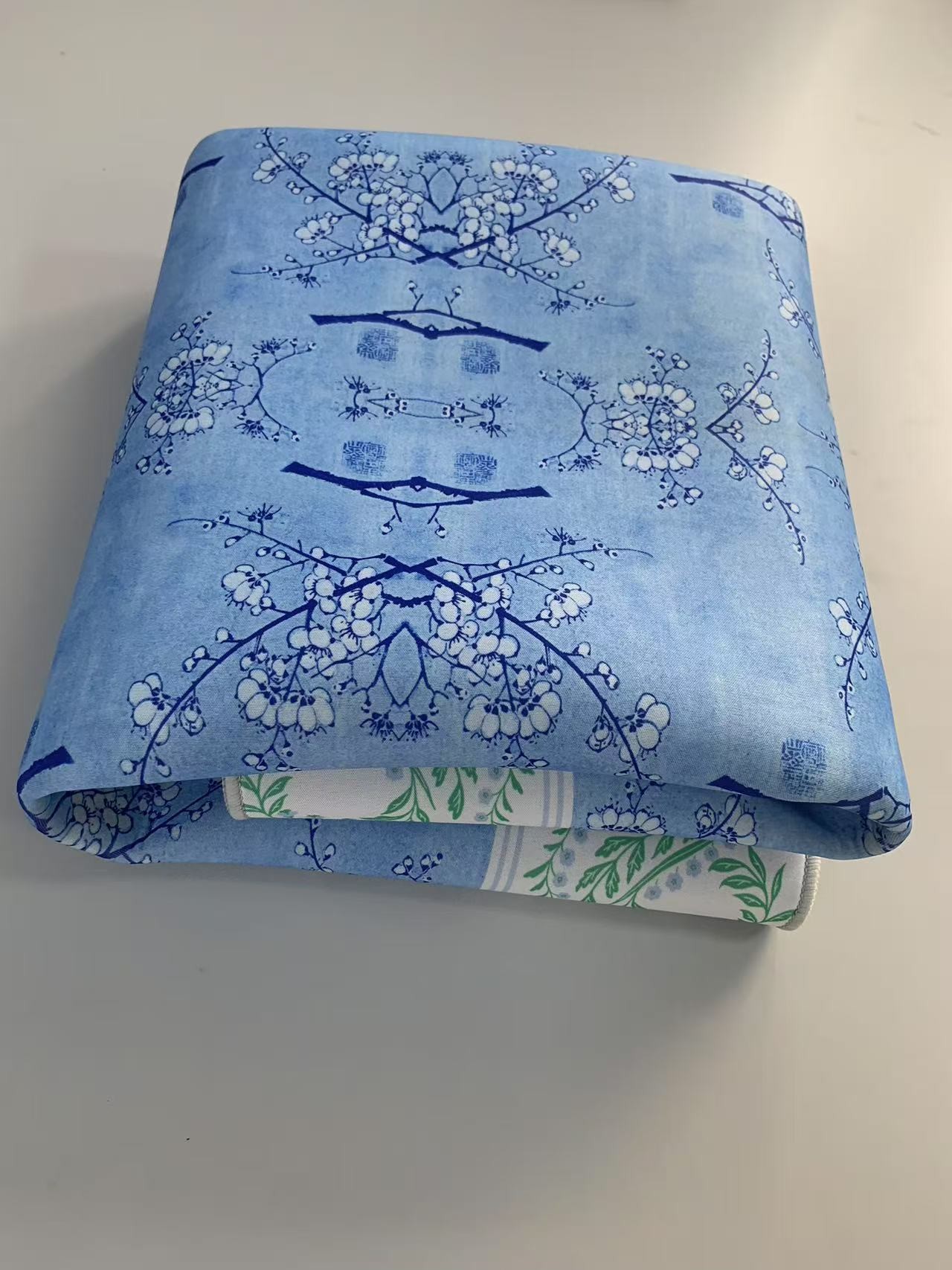 游戲桌墊那種好，橡膠雙面布印刷定制